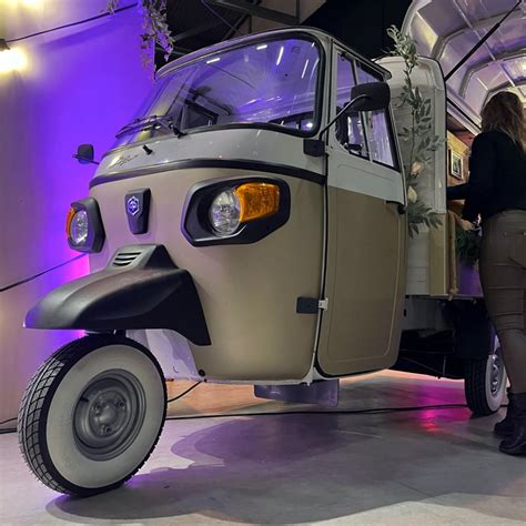 Tuktuk Fotobooth Voor Uur Onbeperkt Printen Met Host