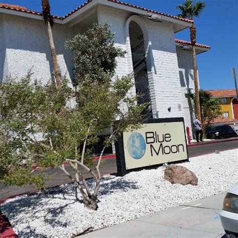 Blue Moon Resort reviews, photos - CLOSED - Rancho Charleston - Las Vegas - GayCities Las Vegas