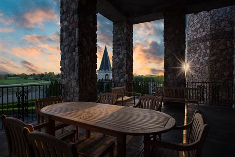 This Kentucky Castle Hotel Is An Unforgettable Place To Stay