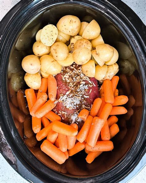 Crockpot Beef Roast With Potatoes And Carrots Beef Roast Crock Pot Crock Pot Carrot Recipe