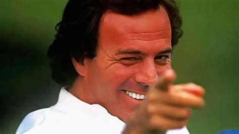 Chilango Los Memes De Julio Iglesias Son Canon Checa Los Mejores Aqu