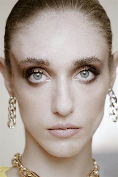 brow lamination kiss  makeup