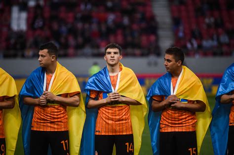 Shakhtar Donetsk Maglia Speciale In Amichevole Sulle Spalle Le Citt