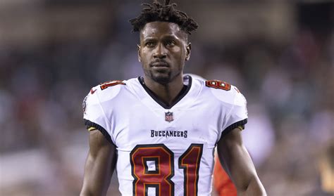 Antonio Brown Exposes Himself To Woman In Swimming Pool At Dubai Hotel