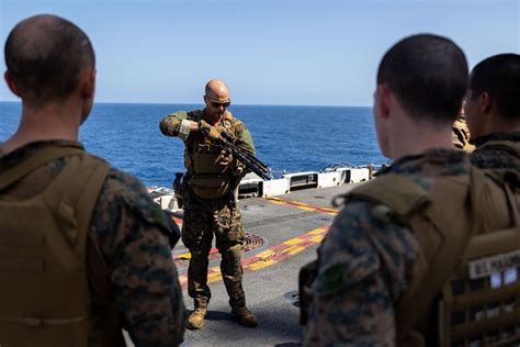 DVIDS Images 26th MEU Marines Conduct Weapon Familiarization Drills