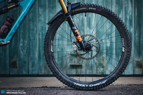 New Schwalbe Tacky Chan tire first ride review – Rowdy rubber? – zenocycle