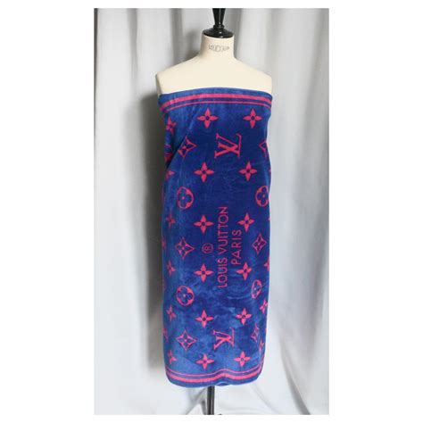 LOUIS VUITTON Beach towel MONOGRAM NEW Pink Blue Cotton ref.320056 - Joli Closet