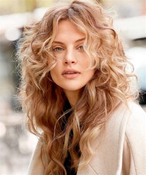 Capelli Lunghi Mossi Tagli Scalati Naturally Wavy Hair Cuts Natural