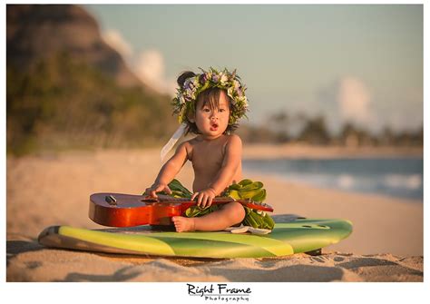 Maili Beach by RIGHT FRAME PHOTOGRAPHY