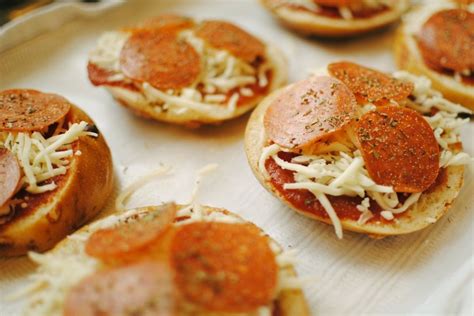 Receita de bolo salgado de queijo calabresa para 10 porções