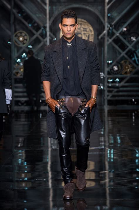 Versace Mens Wear Autumn Winter 14 15 Fashion Show Versacelive