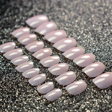 EchiQ Lot De Faux Ongles Courts Ajustement Complet Nude Rose Clair Pour Enfants Amazon Fr