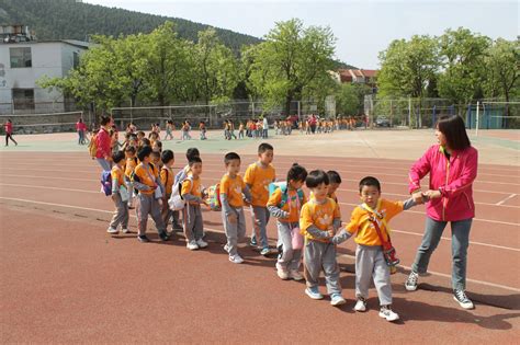 舜耕幼儿园组织“春风十里，财大之旅”活动 山东财经大学幼儿园