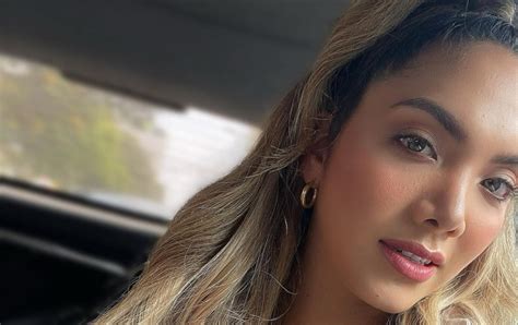 Isabel Acevedo y el bikini en tendencia que paralizó las playas de Miami