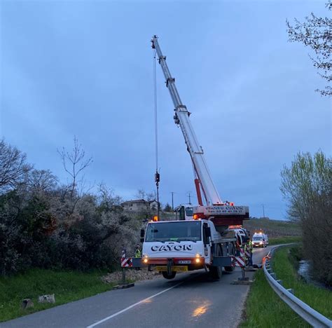 Mâcon Infos Le Web Journal du Mâconnais CHÂNES Un camion sur le