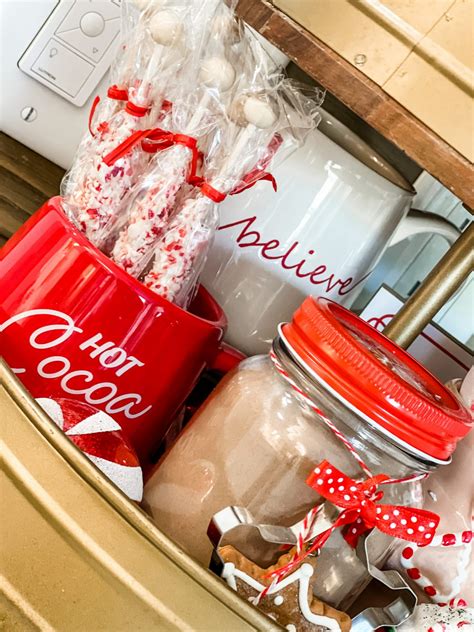 Christmas Hot Cocoa Bar Inspiration Re Fabbed