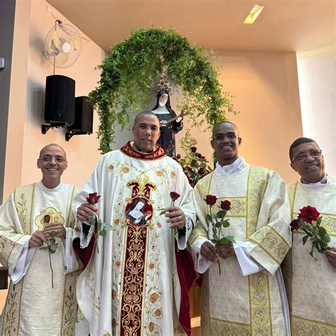 Devoção a Santa Rita leva a linda festa em paróquias Diocese de Nova