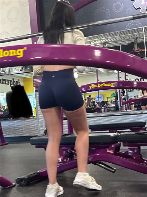 Cute Bubble Butt Brunette Short Shorts Volleyball Forum