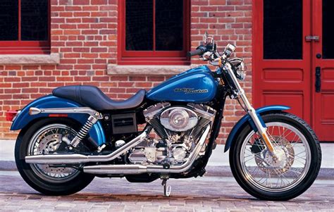 HARLEY-DAVIDSON Super Glide Custom (2004-2005) Specs, Performance ...