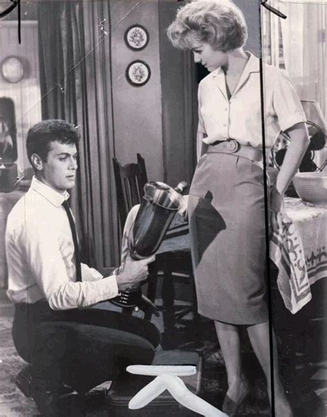 Tony Curtis And Debbie Reynolds In The Rat Race 1960 Classic Film Stars Classic Movie