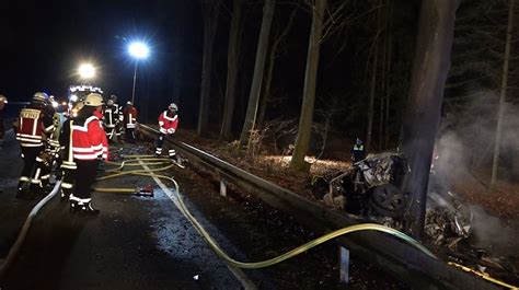 Fahrer Verbrennt Nach Unfall Im Auto