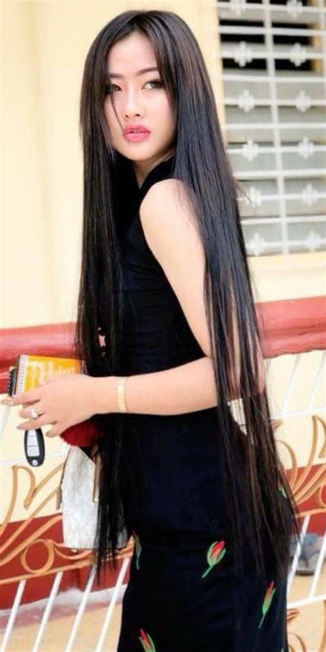 Pin By Joseph R Luna On I Love Long Hair Women Long Hair Pictures