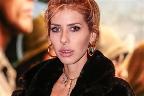 9 Hot Sexy Cinthya Dictator Bikini Pics