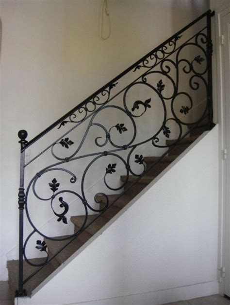 Garde corps escalier balcon en fer forgé style classique Le grand