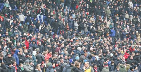 Supportersvereniging Feyenoord Maakt Zich Hard Dat Zou Beloond Moeten