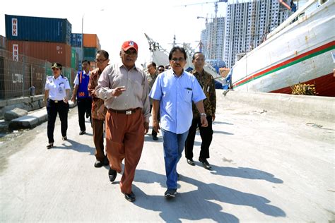 Menteri Ppn Kepala Bappenas Kunjungi Pelabuhan Rakyat Sunda Kelapa