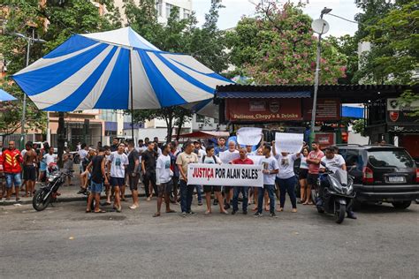 Familiares Pedem Justi A Pela Morte De Entregador Em Briga De Tr Nsito