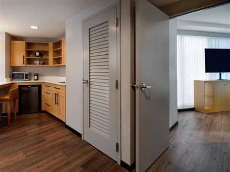 Boston Waterfront Hotel Rooms | Hyatt Place Boston Seaport