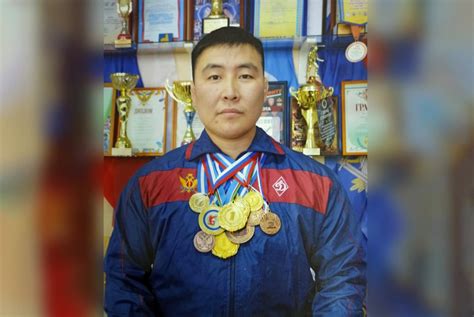 Сотрудник УФСИН спас ребенка и женщину на реке у Якутска - Новости ...