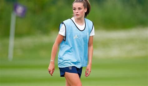 Ella Toone Footballer Net Worth Hot Pics Hot Soccer Girls