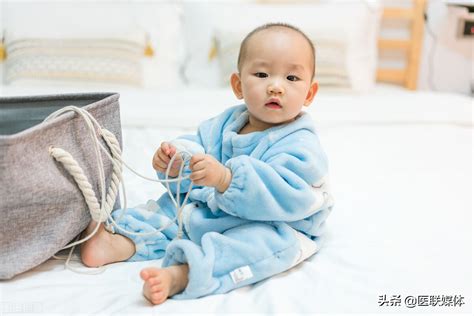 婴儿3个月睡眠时间（宝宝什么时候戒夜奶好） 幼儿百科 魔术铺