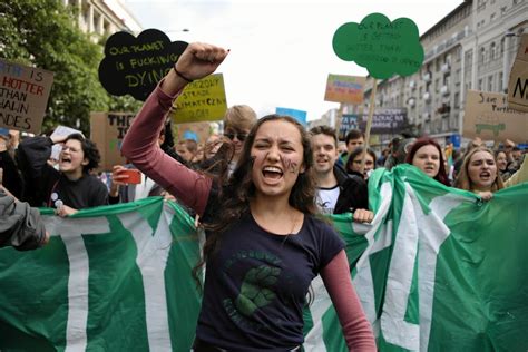 M Odzie Owy Strajk Klimatyczny W Warszawie Protest Tysi Cy Miast Zdj Cia