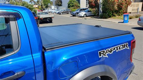 FORD RANGER DUAL CAB 2012ON/ RAPTOR MANUAL ROLLER SHUTTER | autocraze