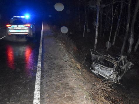 Tragiczny wypadek w gminie Smętowo Gr Auto uderzyło w drzewo i