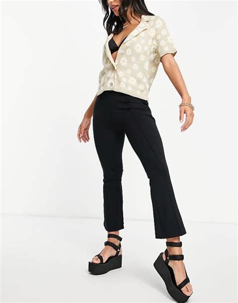 Stradivarius Cropped Flares In Zwart Asos