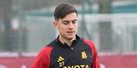 Dybala La Roma Lo Perde Ancora Lesione Muscolare Salta Anche L Argentina