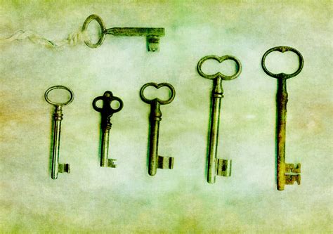 Old Keys Free Stock Photo - Public Domain Pictures