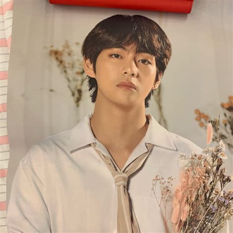 Jual Poster Bts Taehyung V Love Yourself Tour Shopee Indonesia