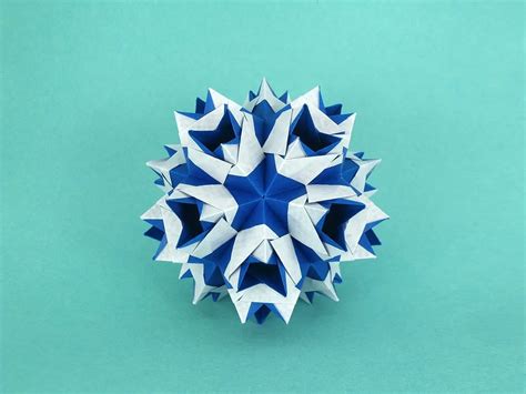 26 Wonderfully Delightful Modular Origami Kusudamas