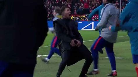 La Obscena Celebración De Simeone Se Tocó Sus Partes Tras El Gol De Giménez