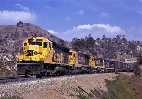 Sf Wwoodford A Westbound Santa Fe Train Is Descendi Flickr