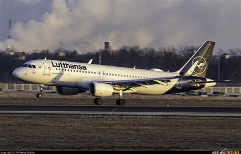 D AIUL Lufthansa Airbus A320 At Frankfurt Photo ID 1568561