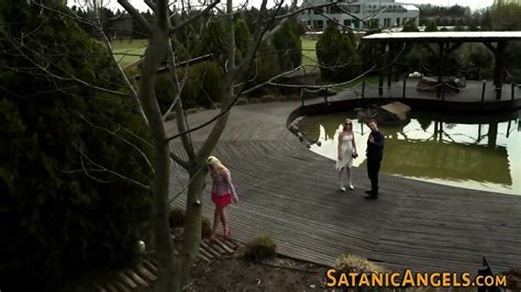 Kinky Babe Throats Dick And Gags