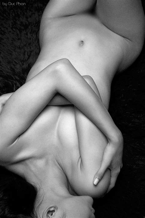 Bộ ảnh nude khoe đường cong bí ẩn của NAG Duc Phan Nude Nghệ Thuật