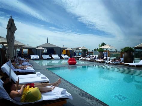 Boutique Hotels Los Angeles | SLS Beverly Hills | Ennismore