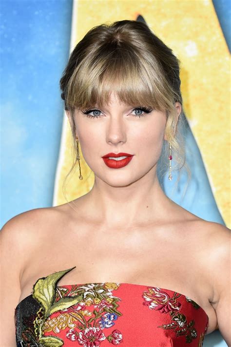 Taylor Swift At Cats Premiere In New York 12162019 Hawtcelebs